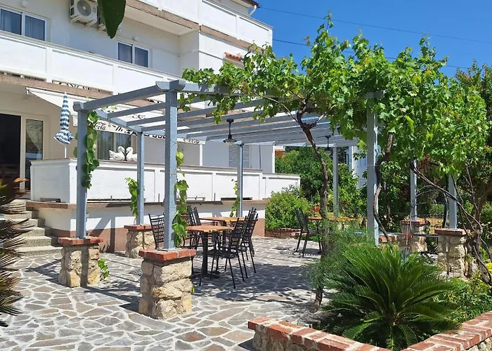 Julija I Danijel Apartment Palit